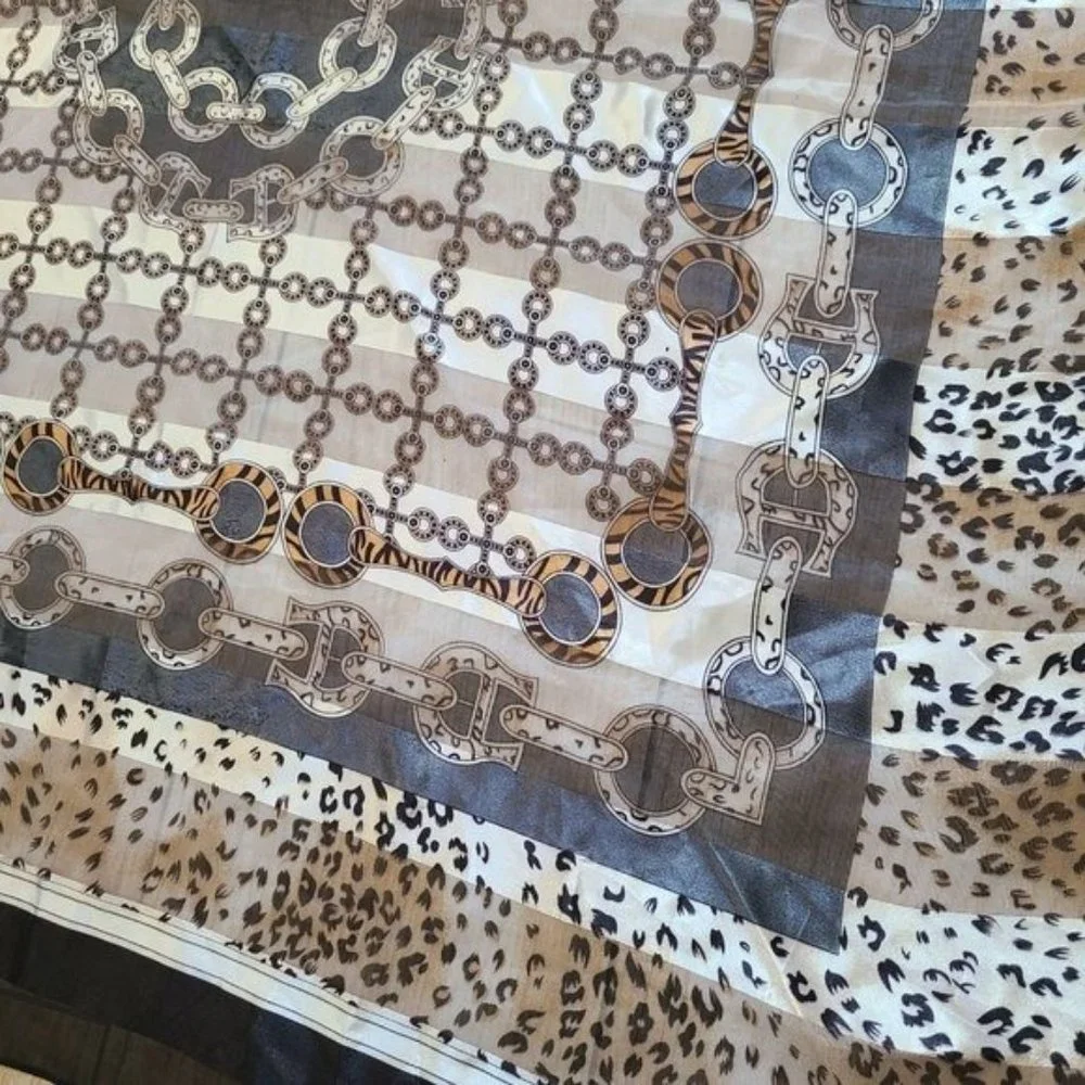 Beautiful leopard Print Scarve